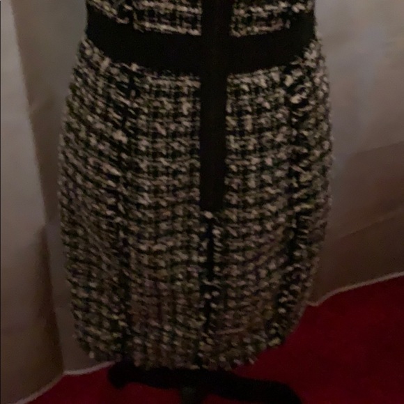 Guess Black and White Fitted Dress w/Zip Back - Picture 9 of 11